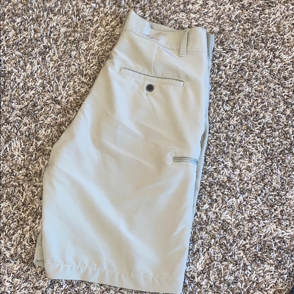 Lee Triflex khaki shorts Men’s 30 waist